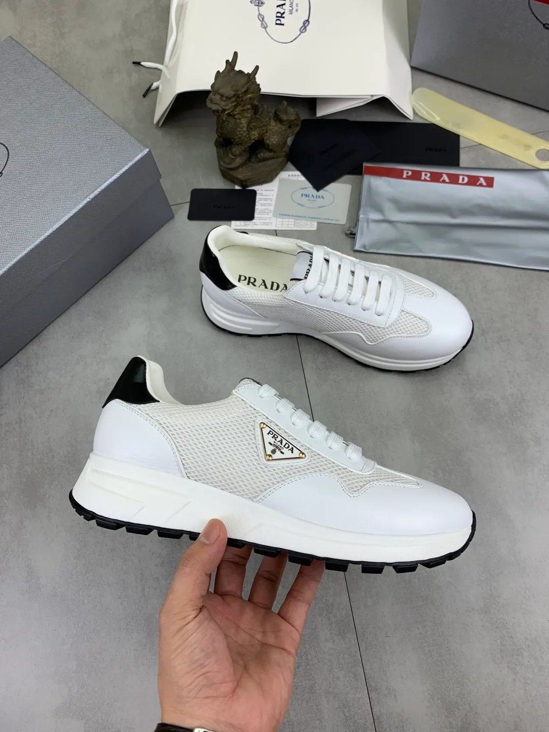 Men's shoes 💰P560💰[New style] popular models are on the official website, 🆘 Trendy brand (Prada) mainly promotes popular models, avant-garde and versatile fashion men's shoes private version mold opening, cowhide surface splicing 1:1.. Fashionable and simple, original imported cowhide lining cowhide feet; the atmosphere and personality are more fashionable, eye-catching and pursuing class. It will subvert the old idea and be a must-have for fashionistas with you! Must keep it for yourself! Tall and comfortable, large and low, high-end quality workmanship. Number of yards: 38-45 4️⃣optional.